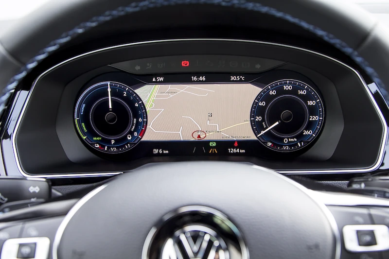 Passat GTE, technologia - 9.