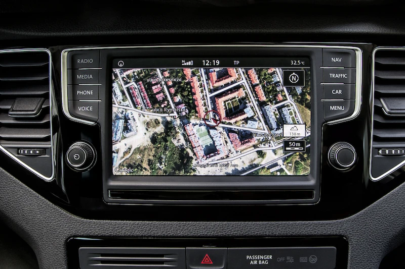 Volkswagen Car-Net - zaawansowany asystent kierowcy - 16.