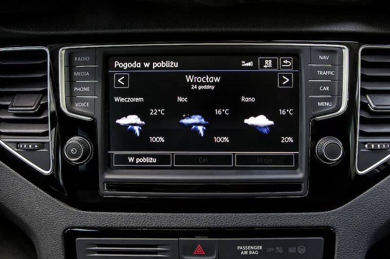 Volkswagen Car-Net - zaawansowany asystent kierowcy - 22.