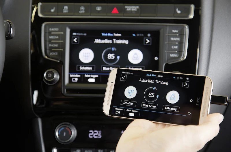 Volkswagen Car-Net - zaawansowany asystent kierowcy - 8.