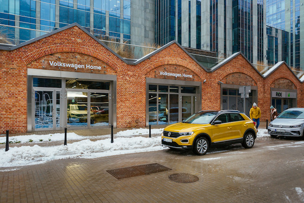 Pierwszy samochód odebrany z VW Home w Warszawie