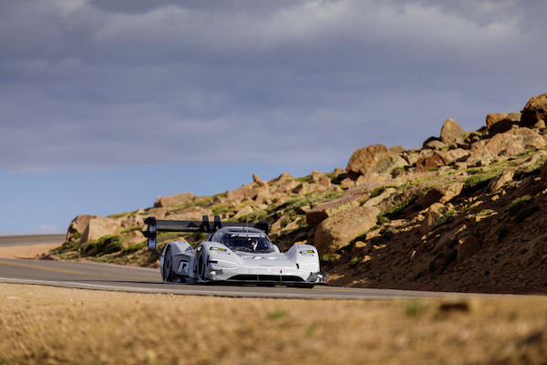 I.D R Pikes Peak bije rekord trasy