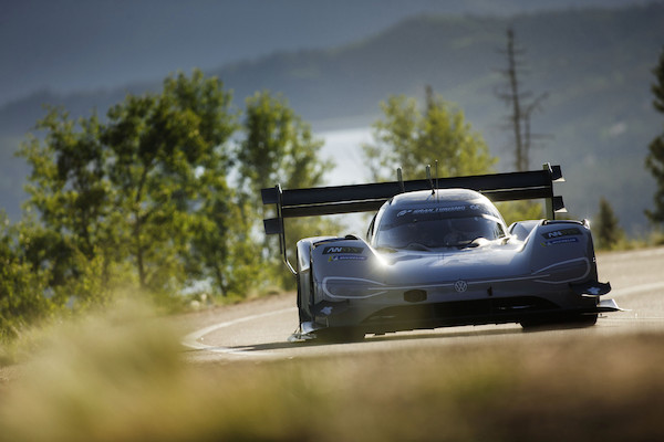 I.D R Pikes Peak bije rekord trasy