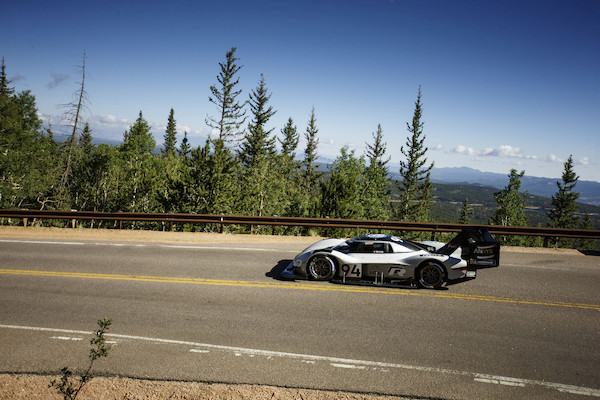 I.D R Pikes Peak bije rekord trasy