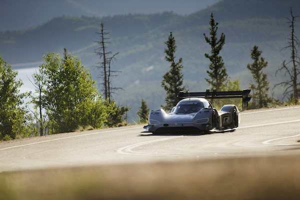 I.D R Pikes Peak bije rekord trasy