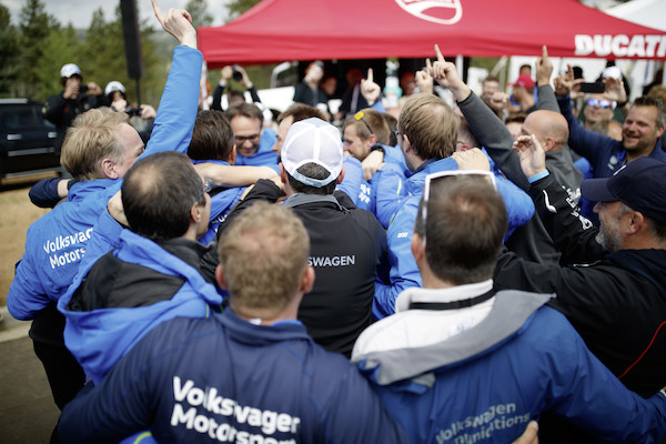 I.D R Pikes Peak bije rekord trasy