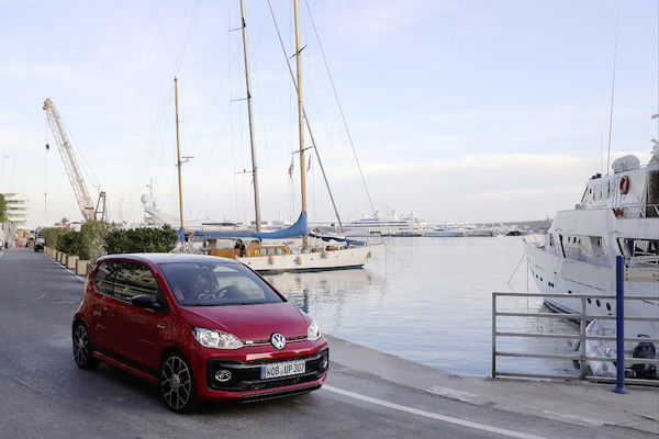 Volkswagen up! GTI