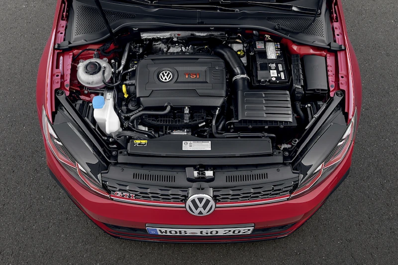 Golf z genami auta wyścigowego: Volkswagen rozpoczął sprzedaż Golfa GTI TCR - 23.