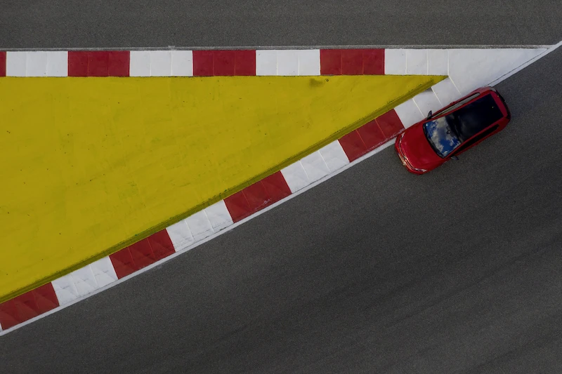 Golf z genami auta wyścigowego: Volkswagen rozpoczął sprzedaż Golfa GTI TCR - 32.