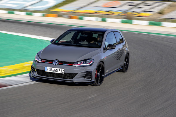 Golf z genami auta wyścigowego: Volkswagen rozpoczął sprzedaż Golfa GTI TCR