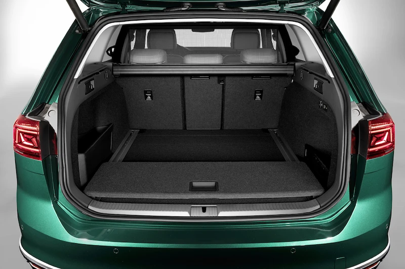 Premiera podczas Salonu Genewskiego: Nowy Passat* jako pierwszy Volkswagen będzie mógł poruszać się częściowo automatycznie przy wyższych prędkościach - 69.