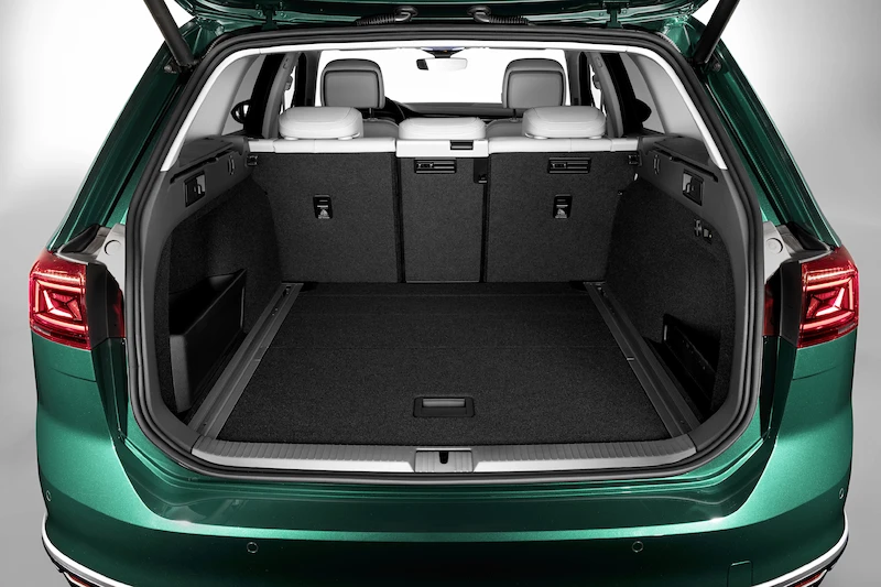 Premiera podczas Salonu Genewskiego: Nowy Passat* jako pierwszy Volkswagen będzie mógł poruszać się częściowo automatycznie przy wyższych prędkościach - 12.