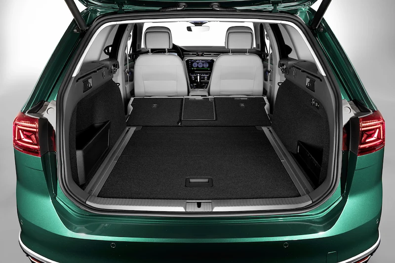 Premiera podczas Salonu Genewskiego: Nowy Passat* jako pierwszy Volkswagen będzie mógł poruszać się częściowo automatycznie przy wyższych prędkościach - 15.