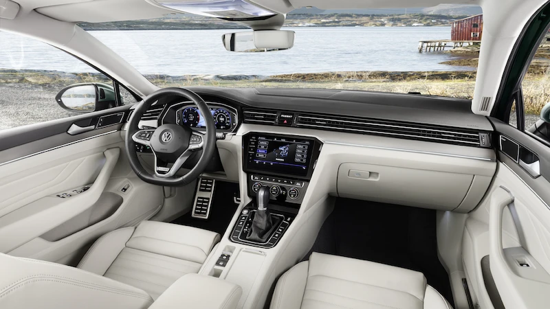 Premiera podczas Salonu Genewskiego: Nowy Passat* jako pierwszy Volkswagen będzie mógł poruszać się częściowo automatycznie przy wyższych prędkościach - 70.