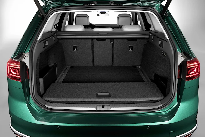 Premiera podczas Salonu Genewskiego: Nowy Passat* jako pierwszy Volkswagen będzie mógł poruszać się częściowo automatycznie przy wyższych prędkościach - 27.