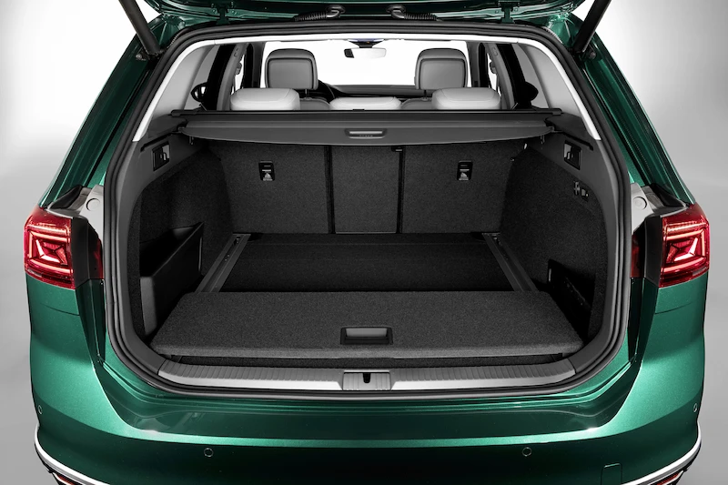 Premiera podczas Salonu Genewskiego: Nowy Passat* jako pierwszy Volkswagen będzie mógł poruszać się częściowo automatycznie przy wyższych prędkościach - 28.