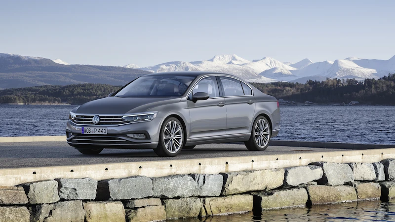 Premiera podczas Salonu Genewskiego: Nowy Passat* jako pierwszy Volkswagen będzie mógł poruszać się częściowo automatycznie przy wyższych prędkościach - 32.