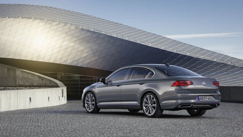 Premiera podczas Salonu Genewskiego: Nowy Passat* jako pierwszy Volkswagen będzie mógł poruszać się częściowo automatycznie przy wyższych prędkościach - 33.