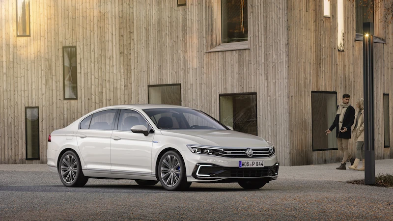 Premiera podczas Salonu Genewskiego: Nowy Passat* jako pierwszy Volkswagen będzie mógł poruszać się częściowo automatycznie przy wyższych prędkościach - 38.