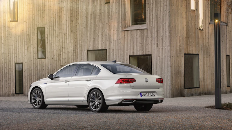 Premiera podczas Salonu Genewskiego: Nowy Passat* jako pierwszy Volkswagen będzie mógł poruszać się częściowo automatycznie przy wyższych prędkościach - 75.