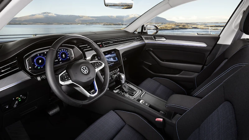 Premiera podczas Salonu Genewskiego: Nowy Passat* jako pierwszy Volkswagen będzie mógł poruszać się częściowo automatycznie przy wyższych prędkościach - 41.