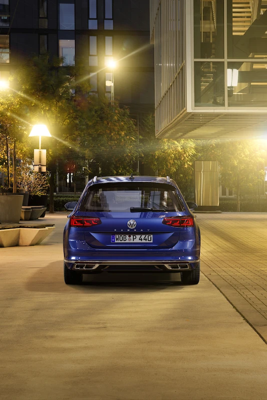 Premiera podczas Salonu Genewskiego: Nowy Passat* jako pierwszy Volkswagen będzie mógł poruszać się częściowo automatycznie przy wyższych prędkościach - 48.
