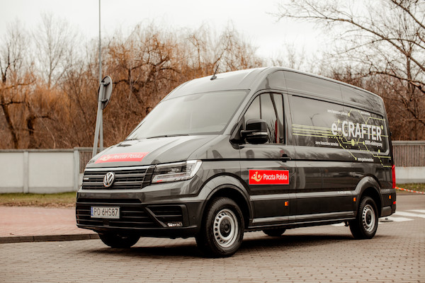 Elektryczny Volkswagen e-Crafter testowany przez pracowników Poczty Polskiej