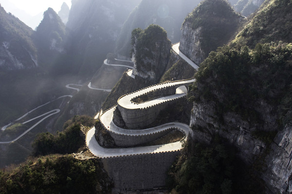 „China Challenge” – Volkswagen ID. R na „Drodze do Nieba”