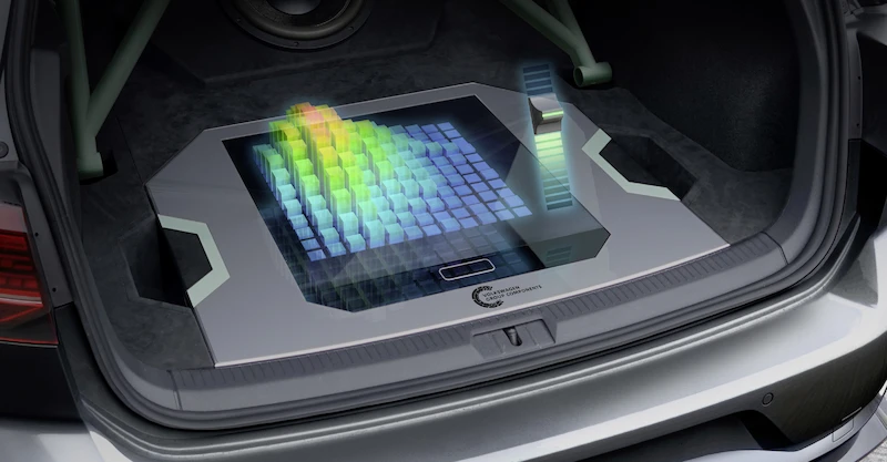Światowa premiera:  Światło i przestrzeń – hologram w Golfie GTI - 8.