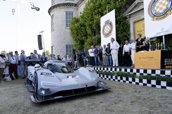 Volkswagen ID.R wraca do Goodwood, aby bronić tytułu najszybszego auta elektrycznego