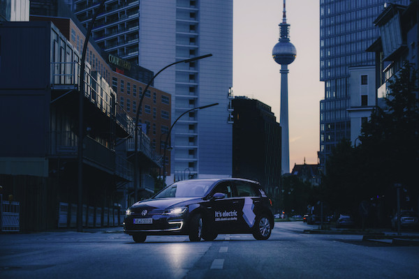 Volkswagen uruchamia w Berlinie usługę carsharingu samochodów elektrycznych