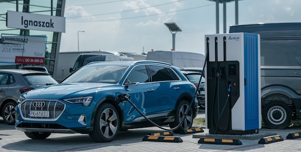 Grupa Volkswagen inwestuje w infrastrukturę ładowania samochodów elektrycznych