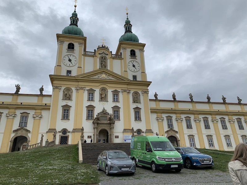 Volkswagen e-Crafter oraz Audi e-tron uczestniczyły w „Pierwszej Emobilnej Pielgrzymce Polska-Watykan” - 4.