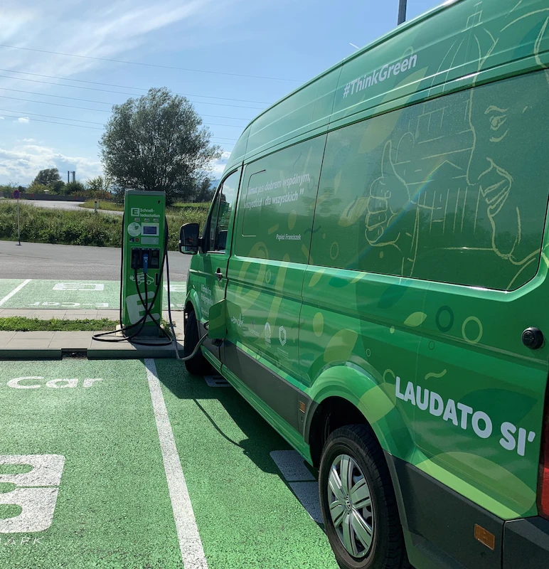 Volkswagen e-Crafter oraz Audi e-tron uczestniczyły w „Pierwszej Emobilnej Pielgrzymce Polska-Watykan” - 6.