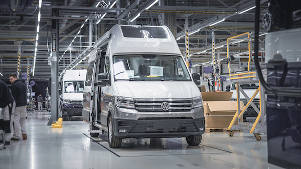 Tysięczny Volkswagen Grand California zjechał z taśmy produkcyjnej fabryki we Wrześni