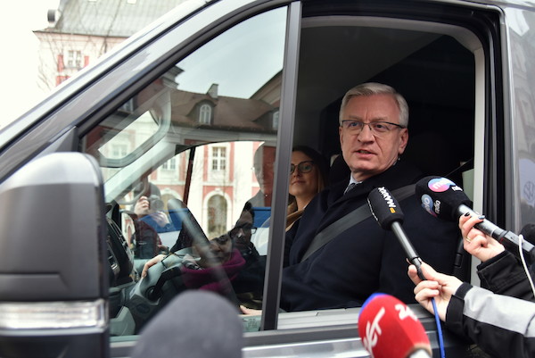 Miasto Poznań testuje elektryczne samochody marki Volkswagen Samochody Dostawcze