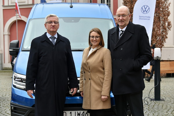 Miasto Poznań testuje elektryczne samochody marki Volkswagen Samochody Dostawcze