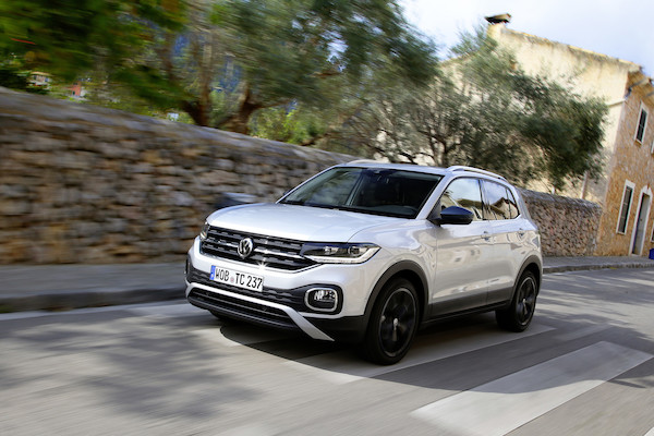 Volkswagen Touareg nagrodzony w plebiscycie „Auto Lider” tygodnika „Motor” i miesięcznika „Auto Moto”