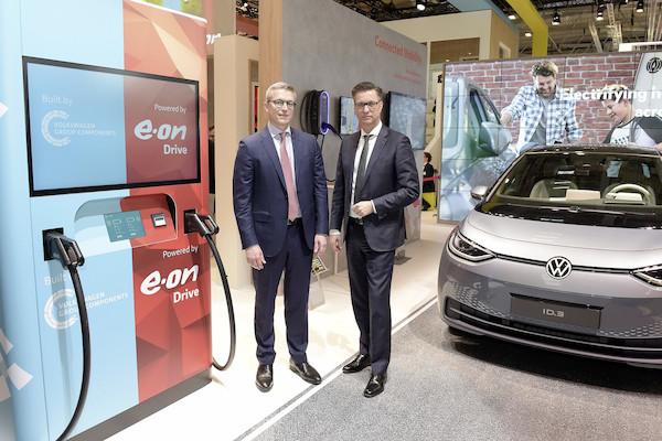 Volkswagen Group Components i E.ON opracowały innowacyjną stację szybkiego ładowania samochodów elektrycznych