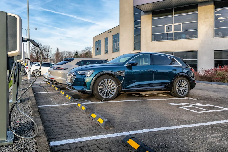 36 punktów ładowania samochodów elektrycznych na terenie Volkswagen Group Polska - 4.