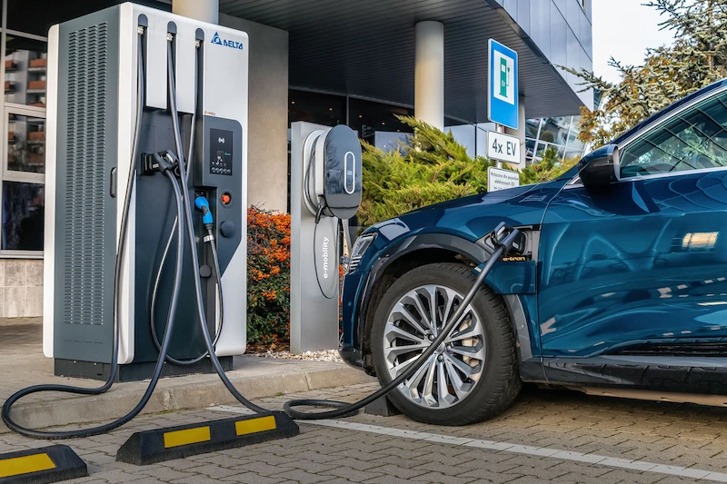 36 punktów ładowania samochodów elektrycznych na terenie Volkswagen Group Polska - 8.