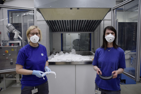 Koronawirus: Volkswagen produkuje osłony chroniące twarz techniką druku 3D