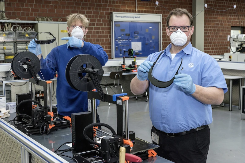 Koronawirus: Volkswagen produkuje osłony chroniące twarz techniką druku 3D - 7.
