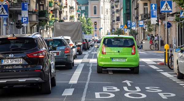 Energia elektryczna ze źródeł odnawialnych dla właścicieli samochodów elektrycznych i hybrydowych typu plug-in od Grupy Polenergia