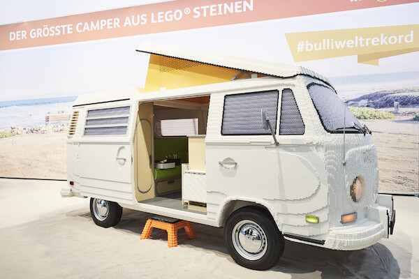 Volkswagen Bulli dla dzieci i kolekcjonerów - wersja Playmobil i z klocków LEGO
