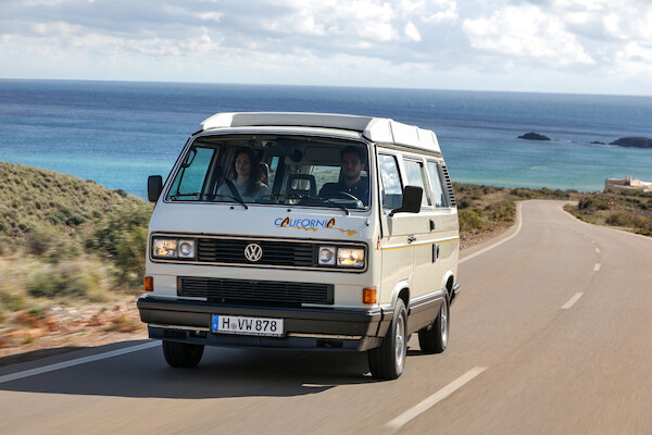 Volkswagen T3 California i Multivan syncro - dwa kultowe youngtimery gośćmi VW Bus Festival 2023