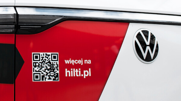 Volkswagen ID. Buzz we flocie Hilti Poland - wizytówka firmy i dowód zrównoważonego rozwoju