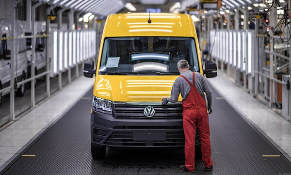 Chcesz zobaczyć jak produkowany jest Volkswagen Caddy i Volkswagen Crafter? Zwiedź z nami fabrykę Volkswagen Poznań!