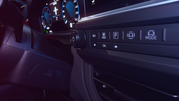 Nowy Transporter: jego wnętrze - idealne miejsce pracy dla profesjonalistów w podróży