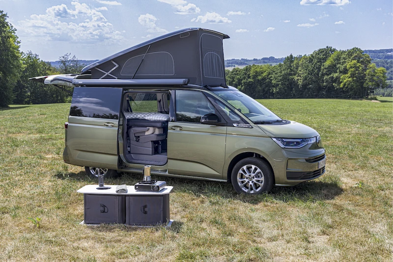 Volkswagen pokazuje pełny świat Californii i otwiera nowy, elektryczny rozdział kultowej rodziny kamperów na Caravan Salon 2026 - 4.